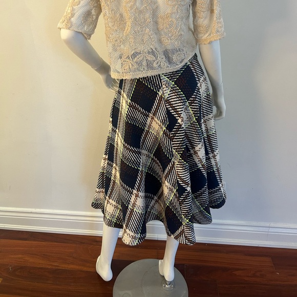 Canadian-made Woven Skirt - Picture 3 of 7